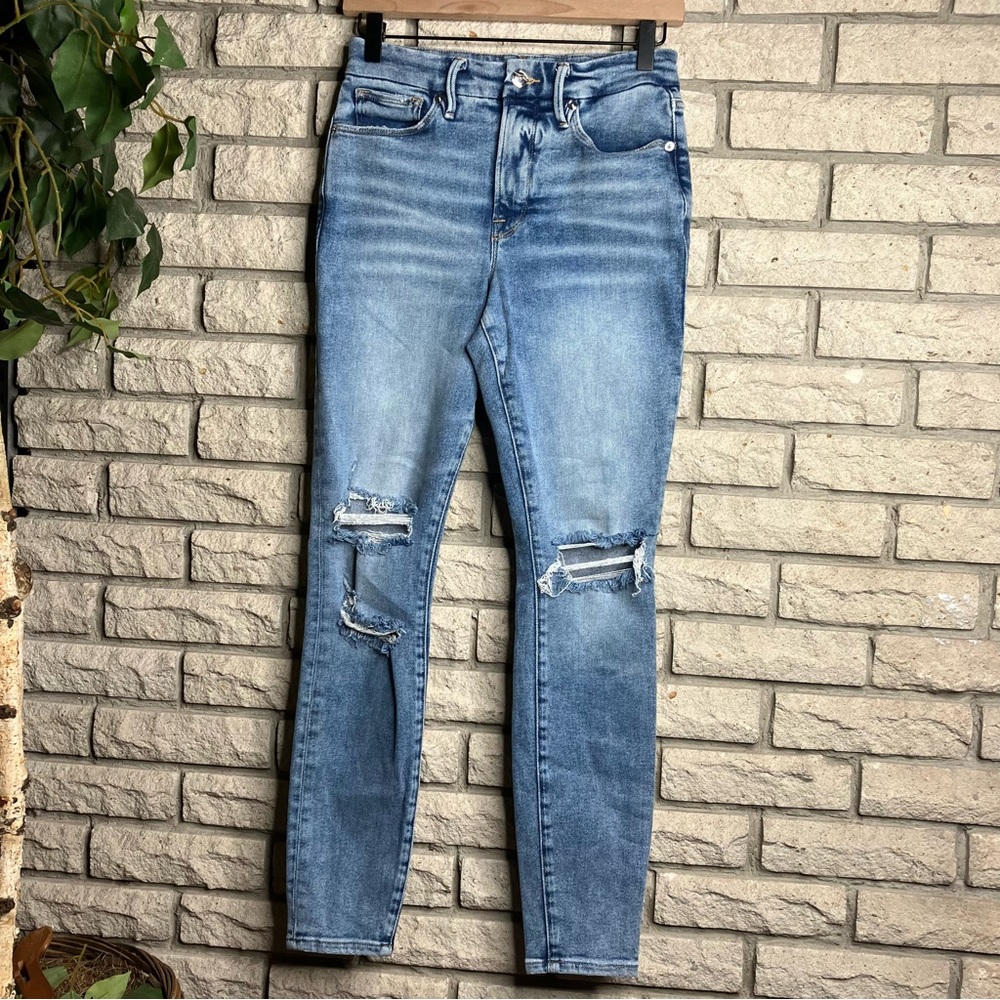 Good American Slim Straight Leg Jeans
